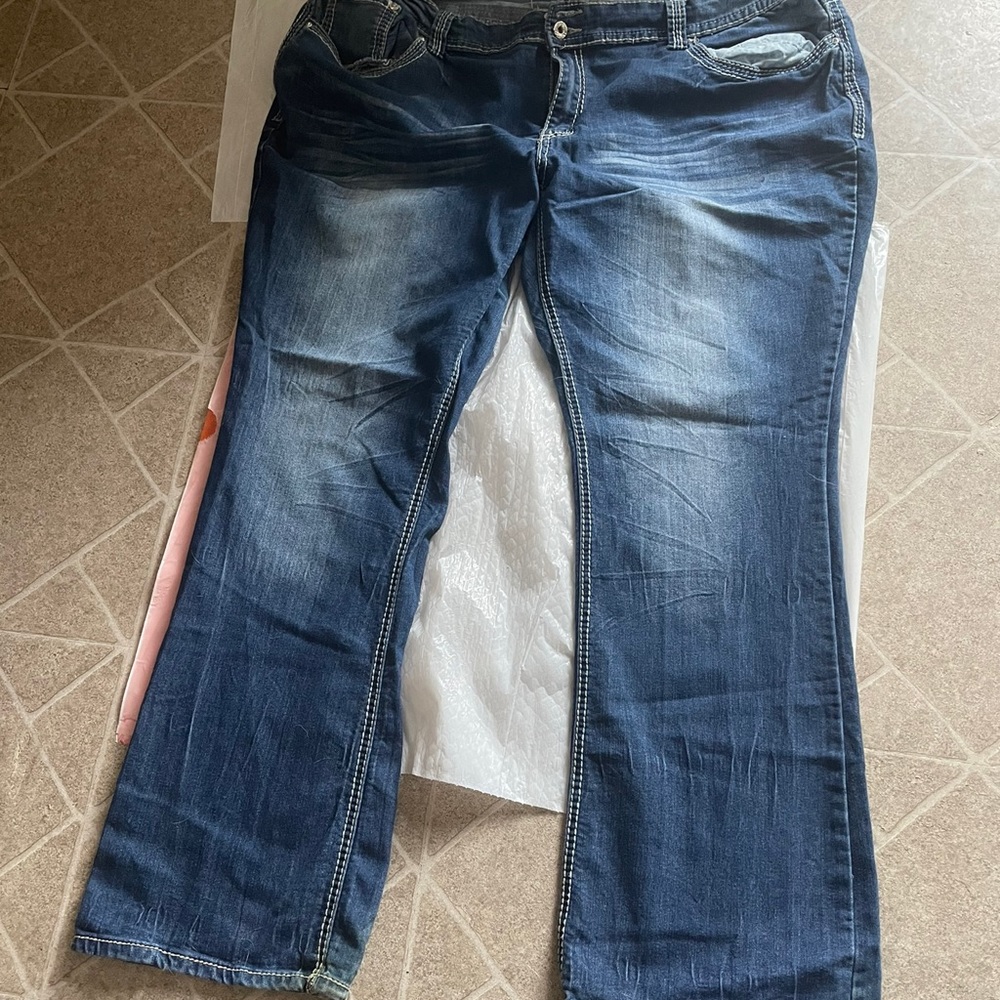 Ariya jeans